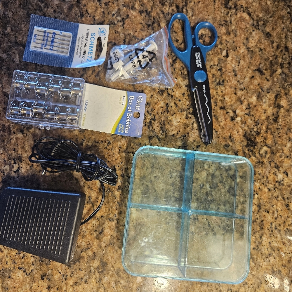 Mini Cordless Sewing Machine - White - Picture 5 of 5